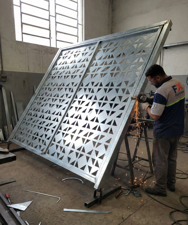 Fabricação de Portão Sob Medida na Zona Leste de SP - (11) 97082-9612